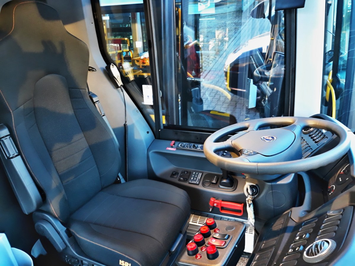 Scania CN280UB 4x2 EB CNG
Miejsce pracy kierowcy.

Foto: StrażakSam.
Słowa kluczowe: CN280UB4x2EBCNG ScaniaSerwis Słupno 2018