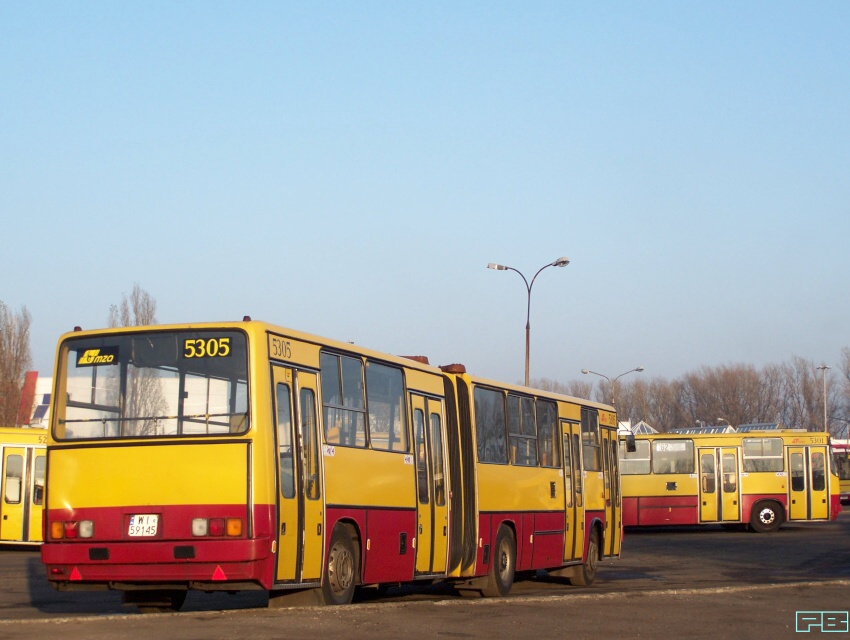 5305, 5301
Bizony na Ostrobramskiej.
Słowa kluczowe: IK280 5305 5301 ZajezdniaOstrobramska 2011