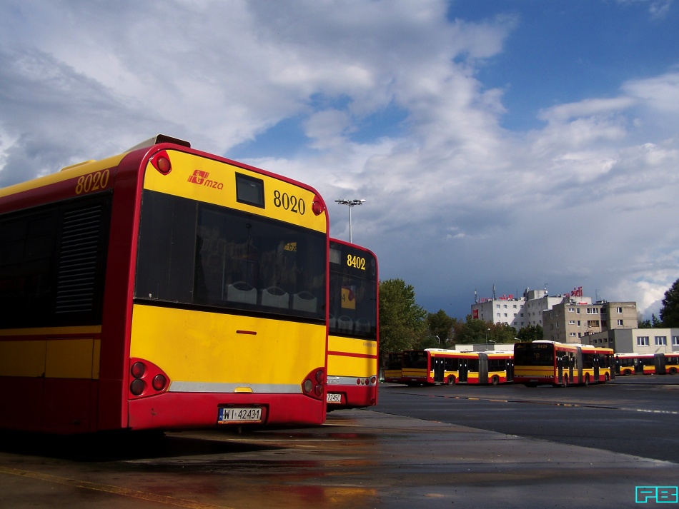 8020, 8402
Ostrobramskie klimaty.
Słowa kluczowe: SU15 8020 SU18 8402 ZajezdniaOstrobramska 2014