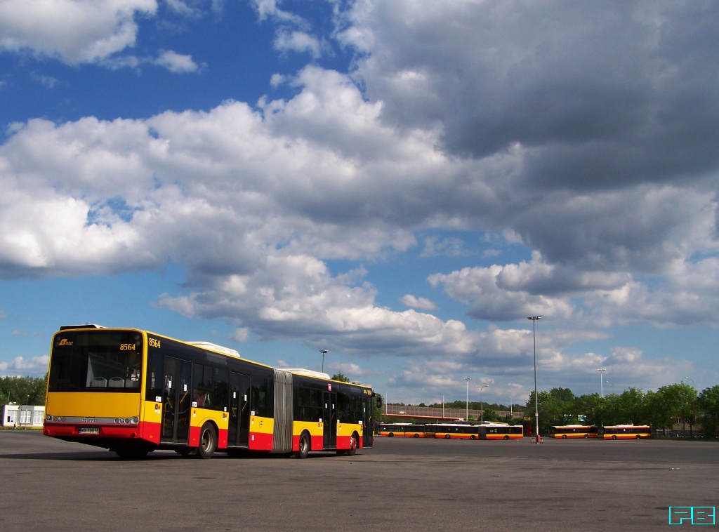 8564
Solarisy. Gdybyż to Solaris zaoferował SU LNG. 

Słowa kluczowe: SU18 8564 ZajezdniaOstrobramska 2017