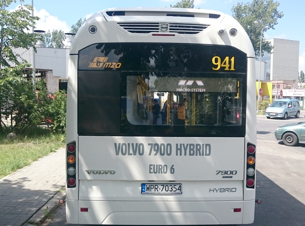 941
Hybryda od tyłu.
Słowa kluczowe: Volvo7900H 941 ZajezdniaOstrobramska 2016